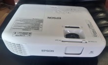   Epson EB-S400